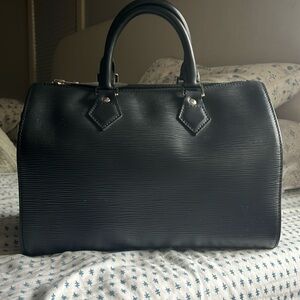 LOUIS VUITTON EPI SPEEDY 25